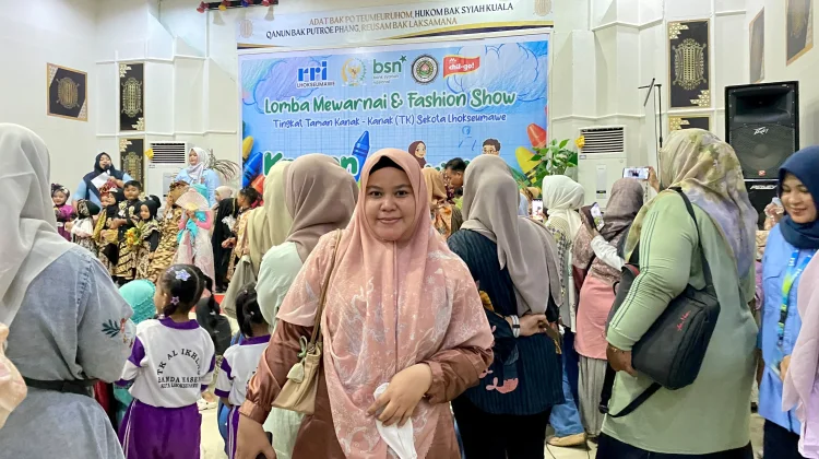 Guru dan Orang Tua Apresiasi Lomba Fashion Show Batik RRI Lhokseumawe ...
