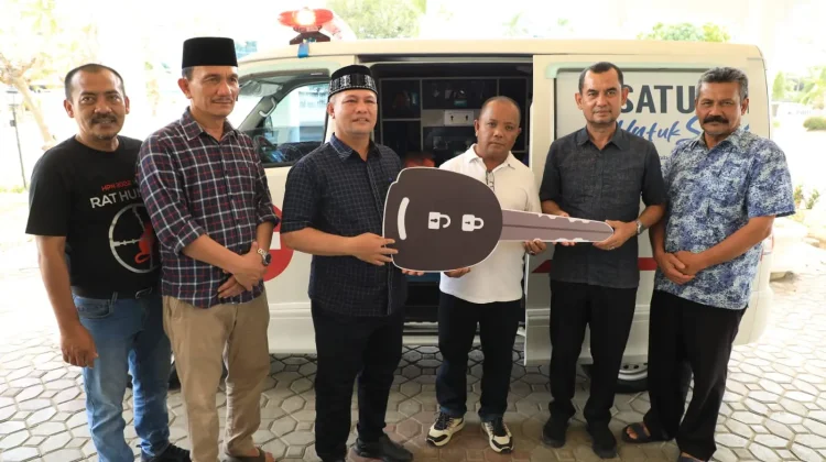 Bupati Aceh Utara Serahkan Ambulans untuk Puskesmas Langkahan