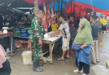 Babinsa Koramil 16 Pastikan Stabilitas Harga Sembako di Lhokseumawe