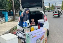 Sasa Sulap Bagasi Mobil Jadi Kedai Minuman