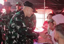 TNI Salurkan Bantuan Perlengkapan Sekolah untuk 740 Siswa di Aceh Utara