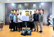 Polres dan Mubadala Energy Serahkan Ratusan Paket Sembako untuk Warga