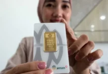 Harga Emas Antam Turun Rp25.000 per Gram
