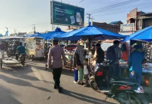 Personel Polsek Muara Satu Amankan Aktivitas Masyarakat di Pasar Batuphat