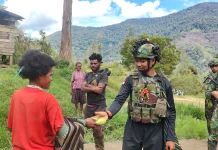 Satgas TNI Asal Aceh Gelar Patroli Humanis