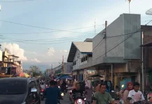 Suasana Sore Ramadan Ramai di Pasar Sawang Aceh Utara