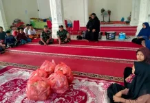Dandim Aceh Utara Berbagi dengan Anak Yatim di Dewantara