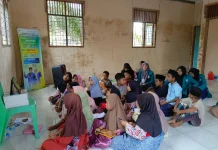 Pulihkan Trauma Anak Pascabanjir, Mahasiswa KPM UIN SUNA Gelar "Taman Ceria"