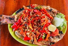 Bahaya Makan Pedas saat Berbuka Puasa