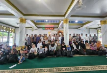 Puluhan Anak Yatim Desa Meunasah Mesjid Lhokseumawe Menerima Santunan Hari Raya