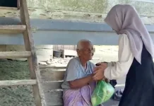 Fatimah Zuhra Rayakan Ultah dengan Bagikan Paket Lebaran ke Korban Banjir