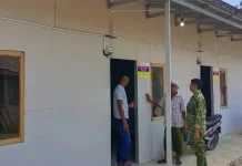 Sambangi Huntara Tanjung Jawa, Pastikan Warga Langkahan Aman dan Nyaman