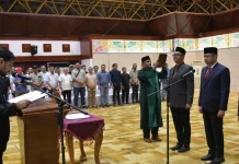 Mualem Lantik Tiga Kepala SKPA, Tekankan Percepatan Kinerja dan Serapan Anggaran