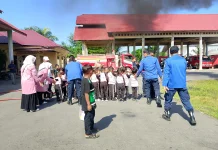 Edukasi Kebakaran sejak Dini, TK Miftahul Jannah Kunjungi Damkar Lhokseumawe