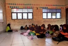 Murid SDN-2 Langkahan Aceh Utara Masih Belajar di Lantai