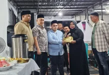 PWI Pusat Serahkan Uang Duka untuk Keluarga Alm. Zulmansyah Sekedang