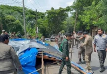 Tak Berizin, Lapak Pedagang di Jalur Strategis Lhokseumawe Ditertibkan
