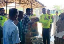 Satlantas Polres Aceh Utara Kembali Salurkan Bansos untuk Warga Kurang Mampu