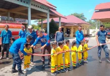 Anak TK Al Bayyan Antusias Belajar Mitigasi Kebakaran Bersama Damkar Lhokseumawe