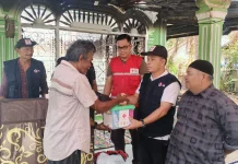 PMI Aceh Utara Salurkan Bantuan Korban Kebakaran di Syamtalira Bayu