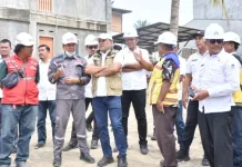 Bupati Mukhlis Tinjau Proges Jembatan Kutablang dan Teupin Mane