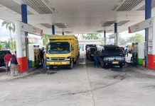 Antrian Panjang Kendaraan Solar Terjadi di SPBU Kuta Blang Lhokseumawe