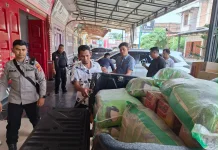 Kapolres Lhokseumawe Salurkan Bantuan untuk Korban Banjir