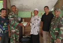 Babinsa Koramil 14/TJA Salurkan Wakaf Al-Qur'an Kasad ke Dayah di Aceh Utara