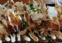 Sensasi Serpihan Katsuobushi Menari di Atas Takoyaki