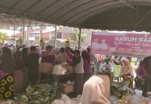 Meunasah Mesjid Peunteut Ramai Dikunjungi Warga saat Pasar Murah