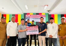 Ayah Wa Serahkan BSSE Rp28,6 Miliar Simbolis