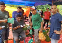 Ratusan Paket Daging Qurban Dibagikan kepada Warga Gampong Dayah Baro
