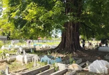 Haru Ziarah Kubur Warnai Hari Raya Idul Adha