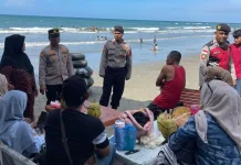 Patroli Wisata Pantai Ujong Blang, Personel Polres Lhokseumawe Sampaikan Imbauan