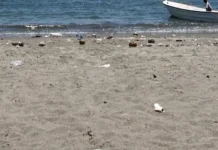 Keindahan Pantai Ujong Blang Terganggu Tumpukan Sampah