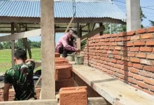 Babinsa Kodim 0103/Aceh Utara Bantu Pembangunan Mushola Ali Imran