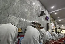 Keutamaan Pakaian Putih saat Sholat, Tradisi yang Mengandung Nilai Kesucian