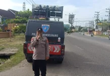 Sat Binmas Polres Lhokseumawe Edukasi Masyarakat di SPBU Kutablang