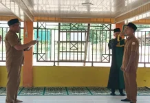 Camat Julok Minta Aparatur Desa Disiplin dan Buka Kantor Layani Masyarakat