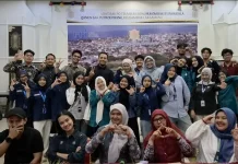 Outside the Box Dorong Mahasiswa Tingkatkan Kemampuan Bahasa Inggris