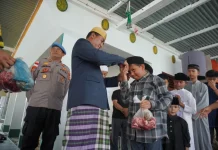 Kapolres Lhokseumawe Santuni 62 Anak Yatim di Hagu Selatan
