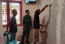Babinsa Terus Kawal Revitalisasi SD Negeri 4 Muara Dua