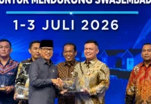 Bupati Terima Bantuan Excavator dari KKP untuk Rehabilitasi Infrastruktur