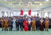 Bupati Al-Farlaky Lantik 45 Kepala Sekolah