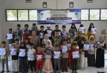 Anak Yatim Langsa Timur Terima Seragam Sekolah Gratis