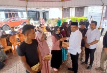 Bupati Bireuen Serah Santunan Kematian dan Luka Berat 32 Korban Banjir