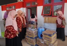 DWP Unimal Salurkan Bantuan untuk Dua Sekolah SD di Sawang