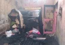 Diduga Korsleting, Rumah Warga Kampung Jawa Terbakar