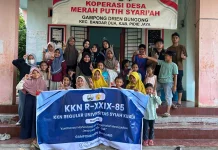 Mahasiswa KKN USK Sulap Sampah Jadi Lampion Kreatif