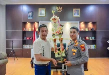 Kapolres Lhokseumawe Terima Trofi Juara Umum II Kejurda FORKI Aceh